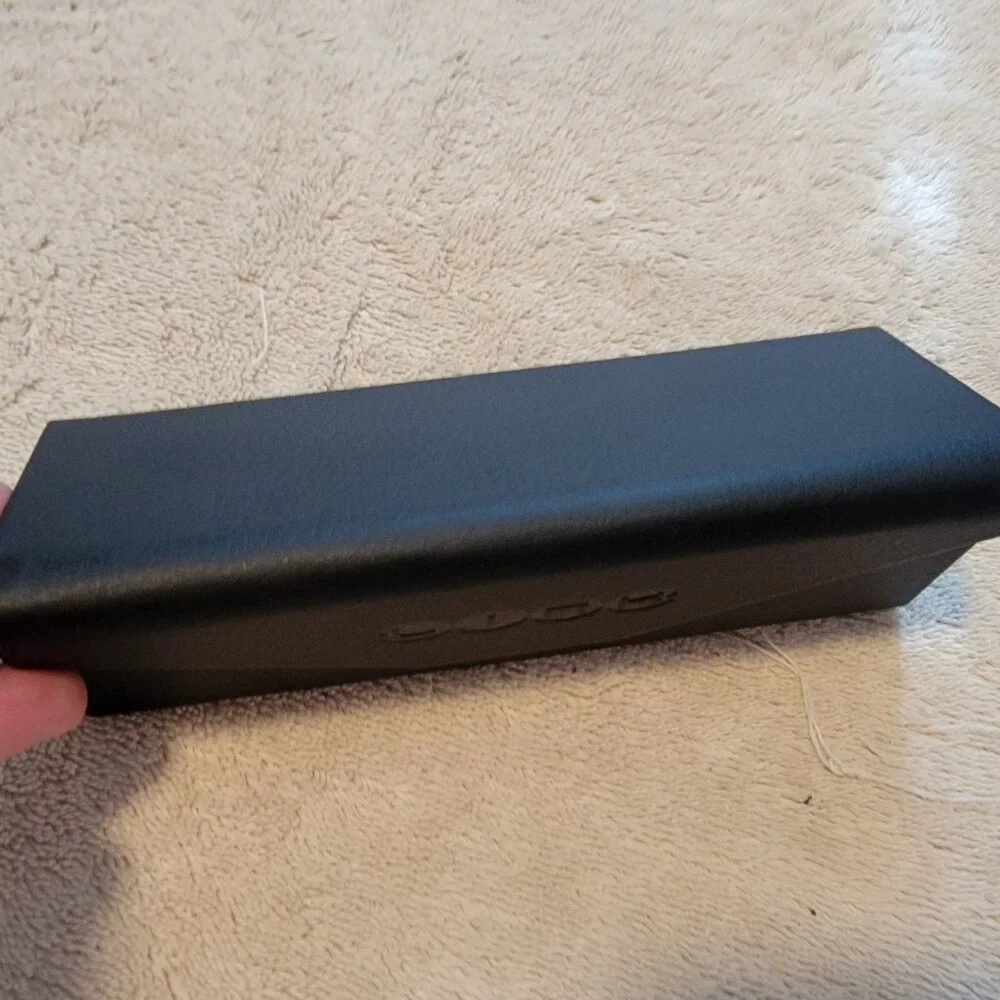 Link Black Triangle/Fold Flat Sunglass or Eyeglass Case Hard Side